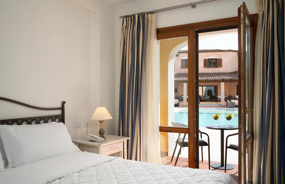 Hotel Monti Di Mola-1